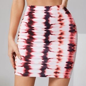 Graphic print bodycon skirt